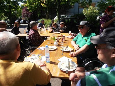 Grillen auf der Karlshöhe im Mai 2014