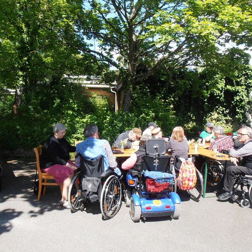 Grillen auf der Karlshöhe im Mai 2014