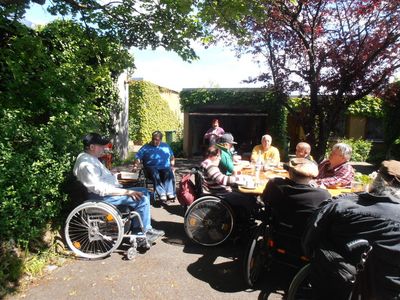Grillen auf der Karlshöhe im Mai 2014