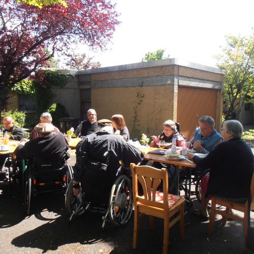 Grillen auf der Karlshöhe im Mai 2014